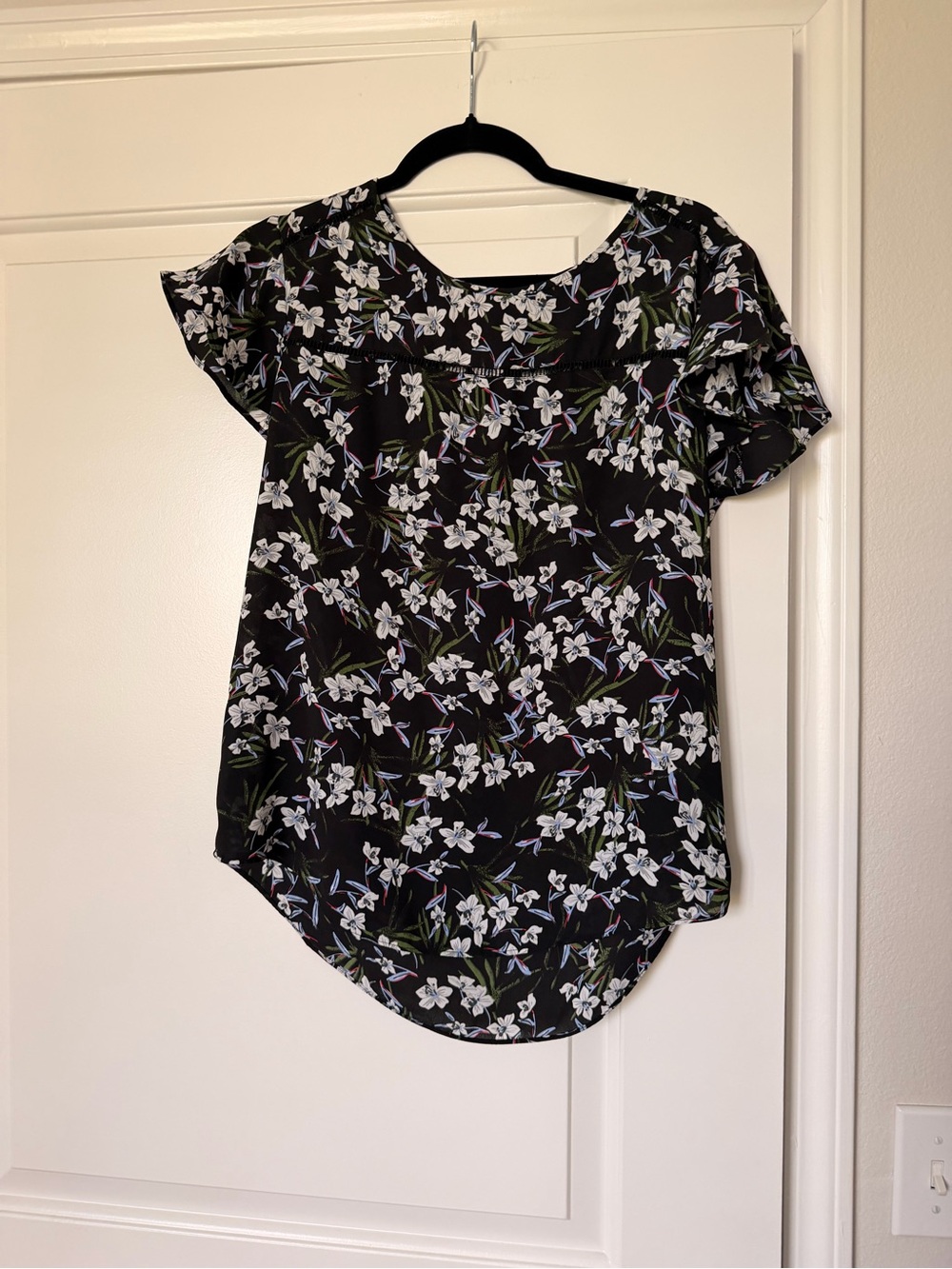 Banana Republic Black Floral Short Sleeve Blouse
